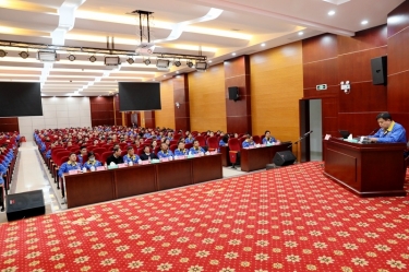 ? 學習榜樣，凝聚力量！景興紙業(yè)召開陳良杰同志先進事跡報告會