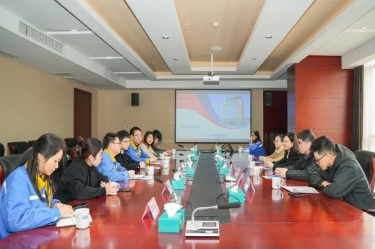 市委常委、宣傳部部長沈志鳳蒞臨景興紙業(yè)慰問高端人才